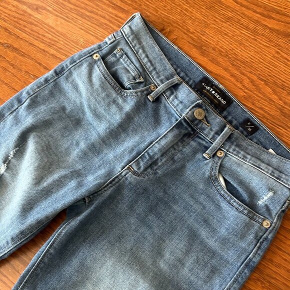 Lucky Brand Brook Crop Ankle Jeans  Ripped Knee Size 2 Size 26 Straight Leg - Picture 4 of 8